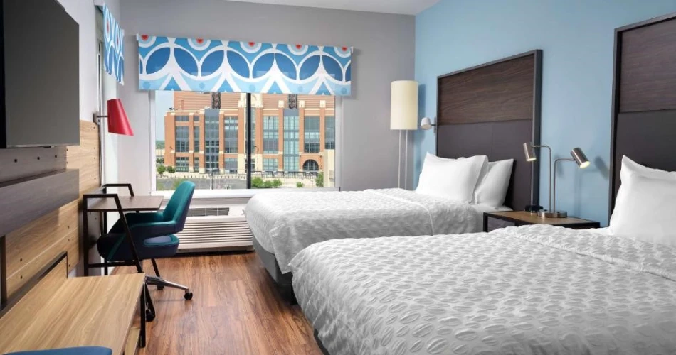 Closest Hotel to Bankers Life Fieldhouse: 14 Stays Near Downtown Indy Attractions