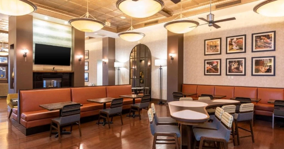 Closest Hotel to Bankers Life Fieldhouse: 14 Stays Near Downtown Indy Attractions